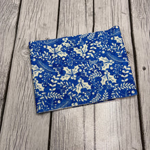 Load image into Gallery viewer, Pre-Cut Bullet Fabric Strips Blue Holly for headwraps, bows on nylons or clips 5.5-6x60